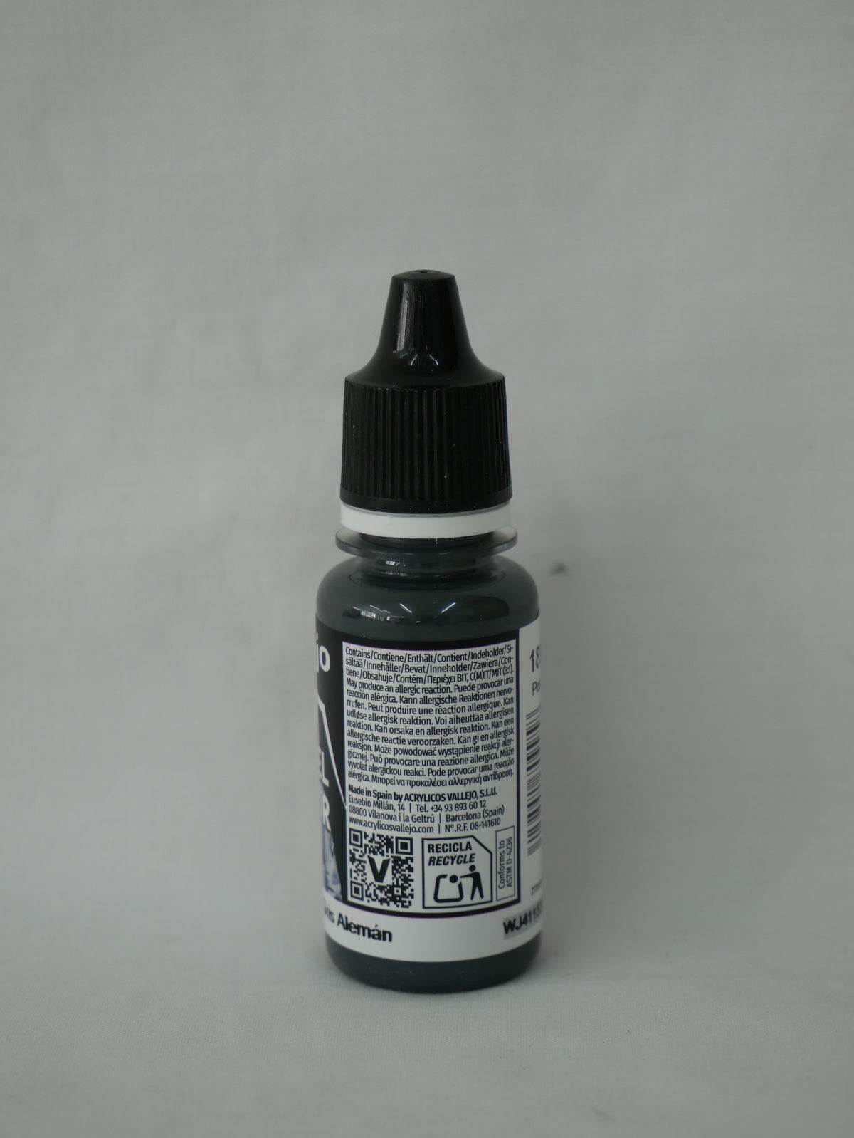 Vallejo Model Color German Grey Acrylic 18ml/0.60 fl oz Dropper Bottle - 70.995