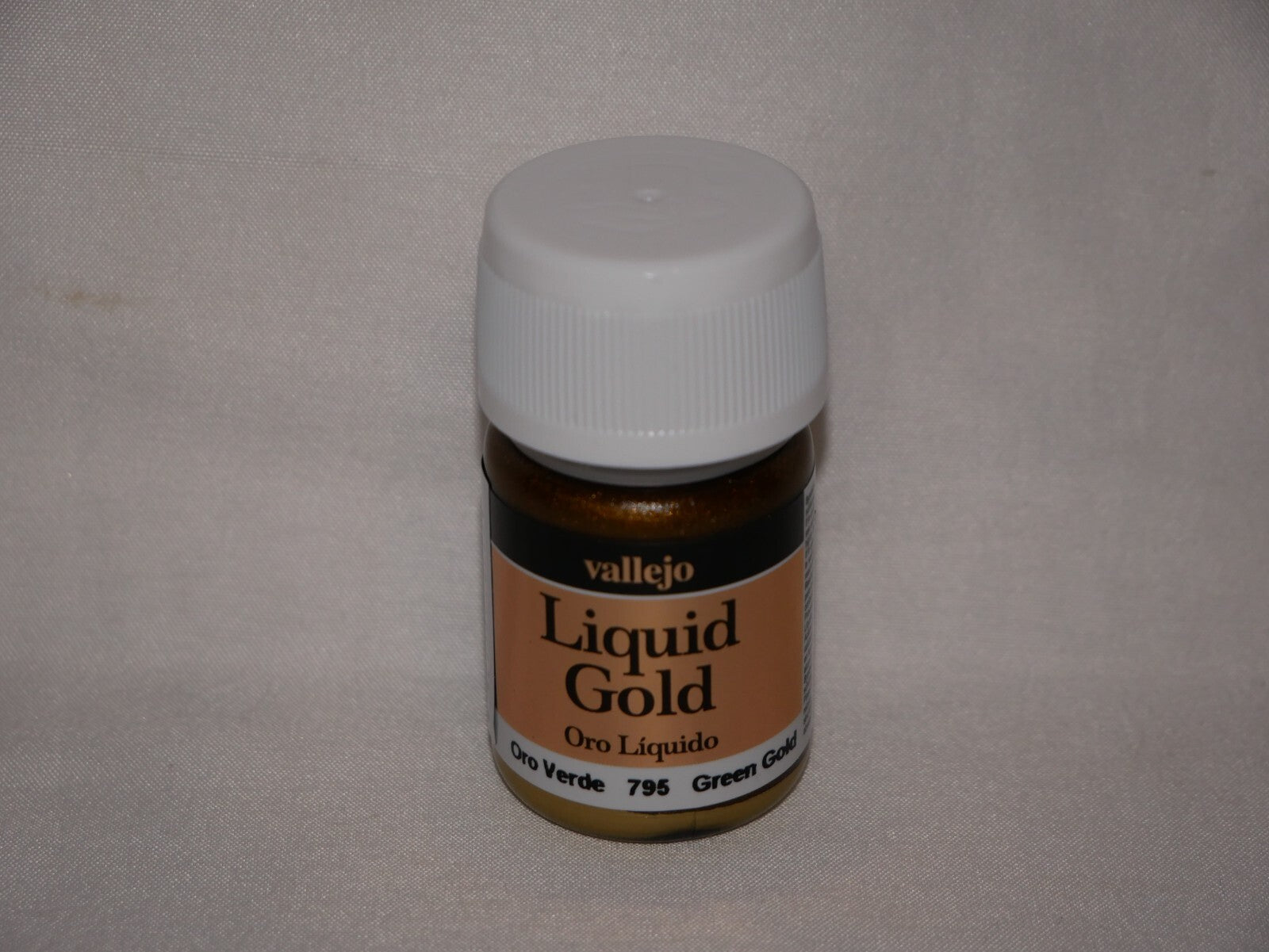 Vallejo Liquid Metal Green Gold Metallic Alcohol Based 35ml / 1.15 fl oz 70.795