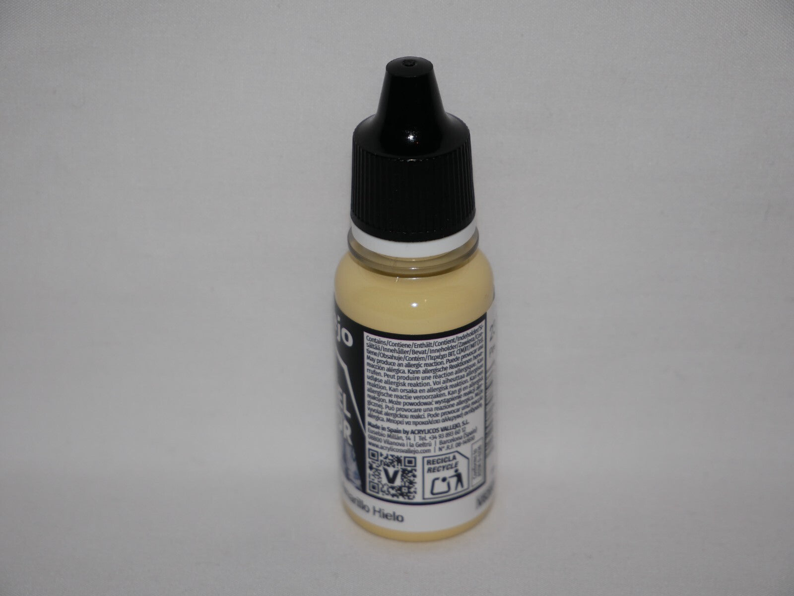 Vallejo Model Color Ice Yellow Acrylic 18ml/0.60 fl oz Dropper Bottle - 70.858