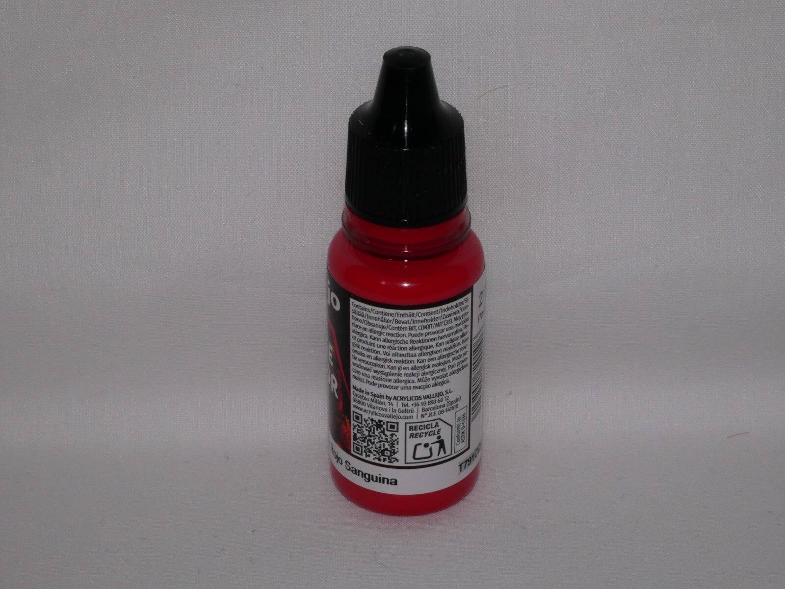 Vallejo Game Color Acrylic Range Bloody Red 18ml/0.6 fl oz Dropper Bottle 72.010
