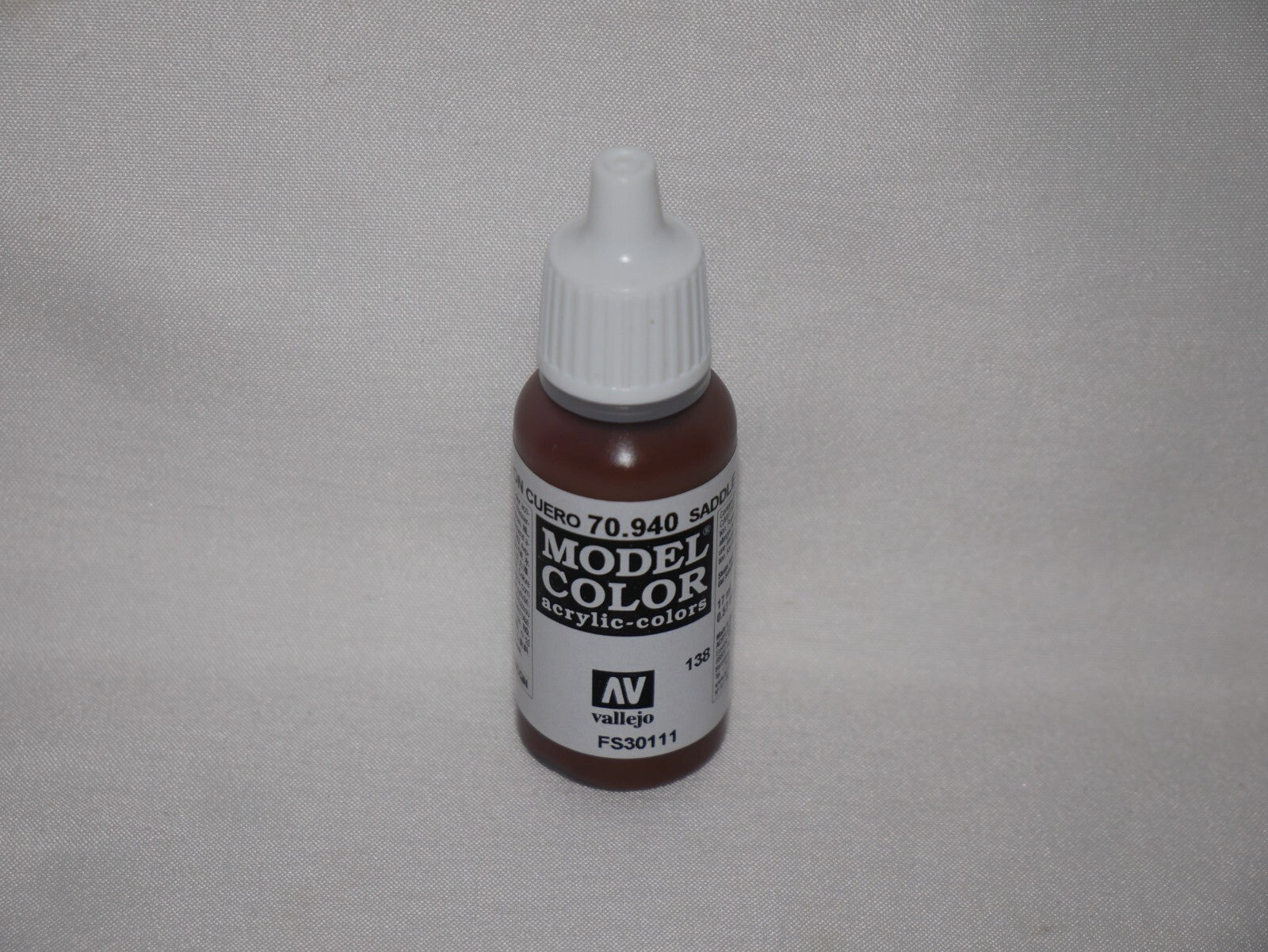 Vallejo Model Color Saddle Brown Acrylic 17ml/0.57 fl oz Dropper Bottle - 70.940