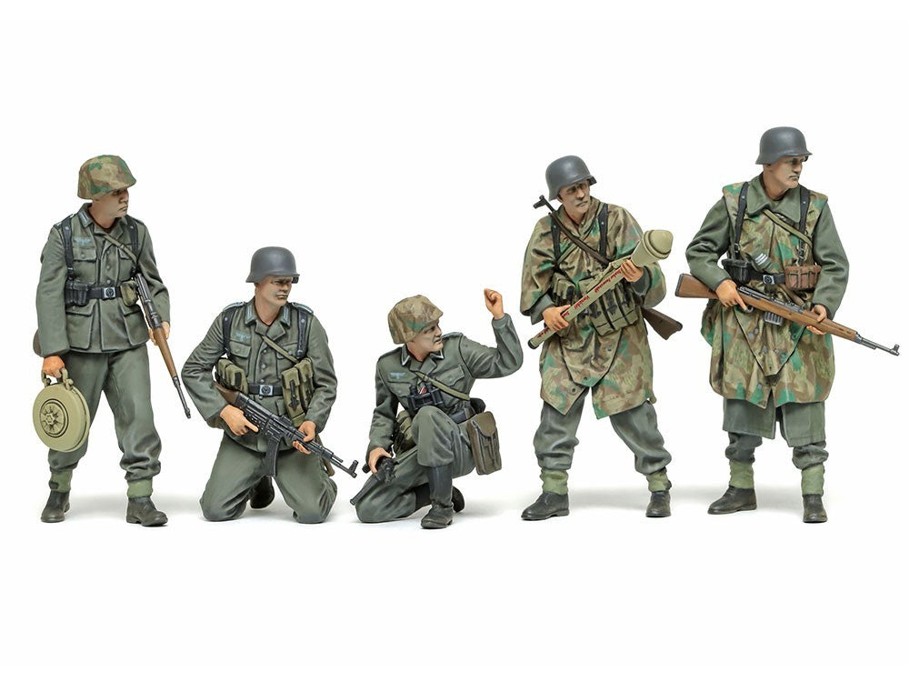 Tamiya Military Miniatures 1:35 Scale German Infantry Set (Late WWII) - 35382