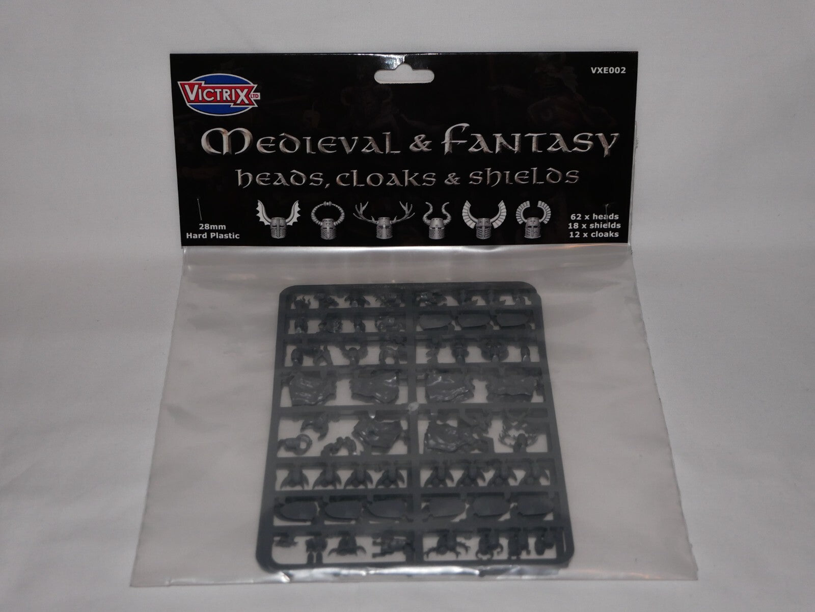 Victrix Ltd 28mm Hard Plastic Medieval & Fantasy Heads, Cloaks & Shields VXE002