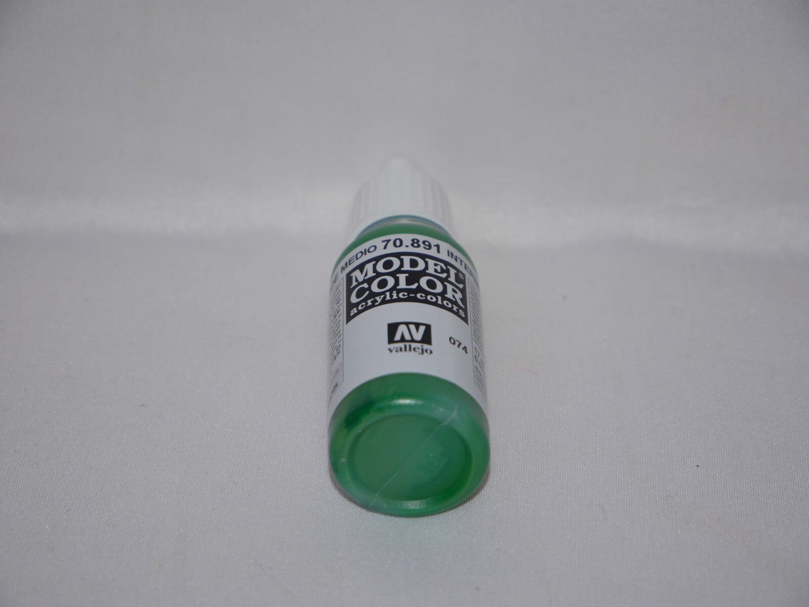 Vallejo Model Color Intermediate Green Acrylic 17ml Dropper Bottle - 70.891