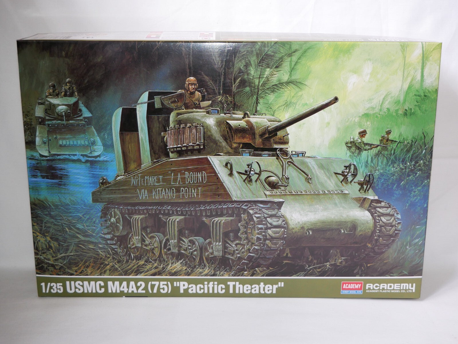 Academy 1:35 USMC M4A2 Sherman (75mm) 'Pacific Theater' Skill Level 4 - 13562