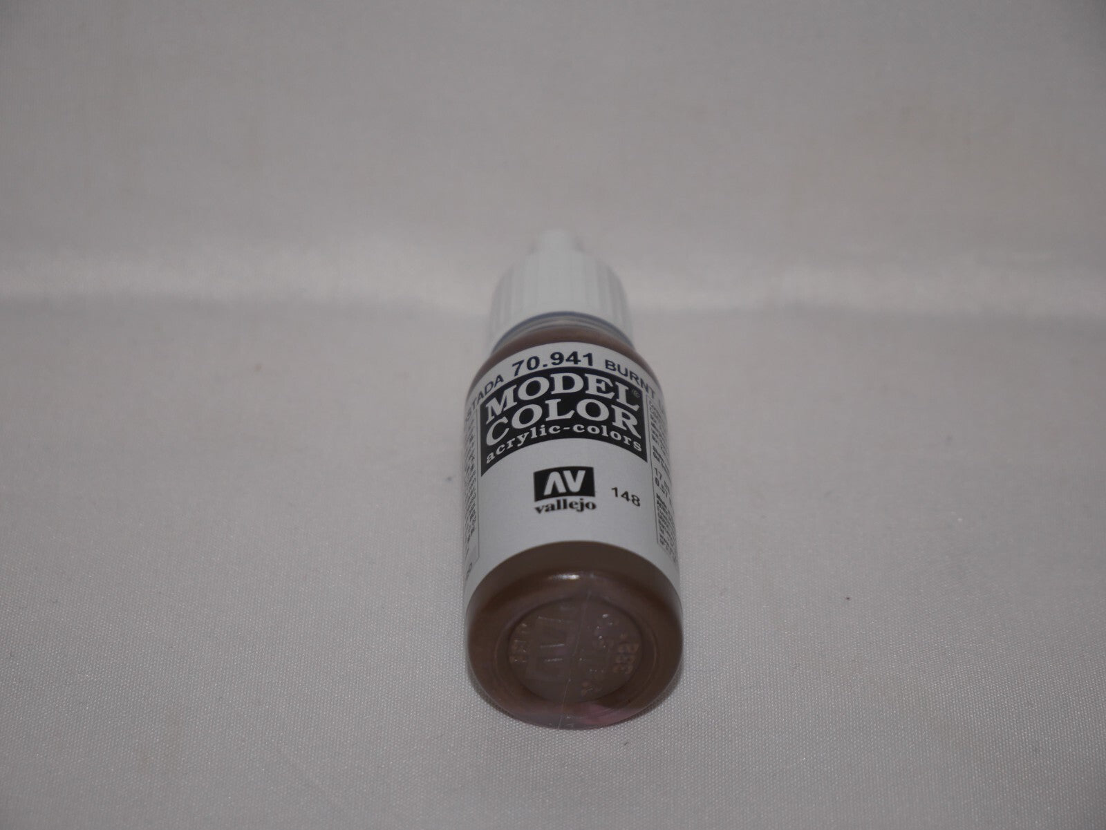 Vallejo Model Color Burnt Umber Acrylic 17ml /0.57 fl oz Dropper Bottle - 70.941