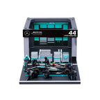 Burago 1:43 Scale Mercedes-AMG Petronas Forumla One Team Pit Pass Diorma Playset - #18-38452H