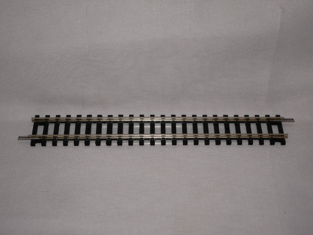 Hornby 1:76 Scale Model Railway Track Single Piece Standard Straight Track R600