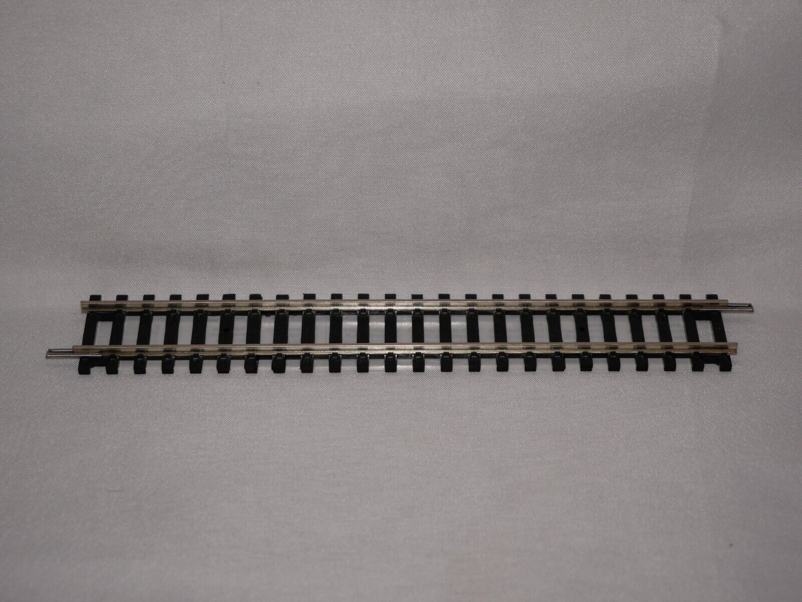 Hornby 1:76 Scale Model Railway Track Single Piece Standard Straight Track R600