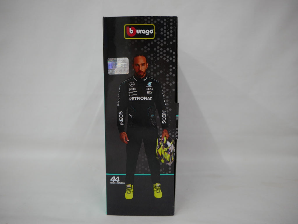 Burago 1:43 Scale Mercedes-AMG Petronas Forumla One Team Pit Pass Diorma Playset - #18-38452H