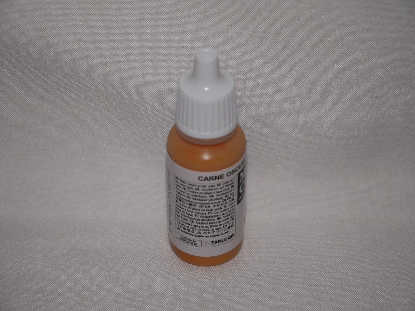 Vallejo Model Color Dark Flesh Acrylic 17ml/0.57 fl oz Dropper Bottle - 70.927