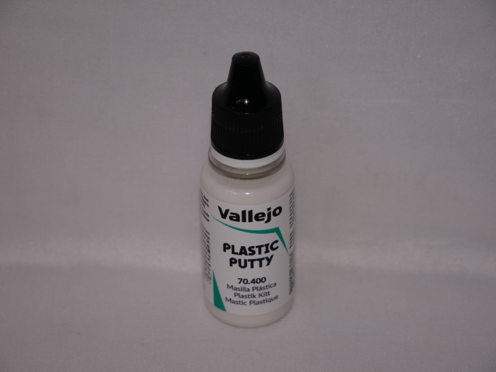 Vallejo Auxiliary Products Plastic Putty 18ml/0.6 fl oz Dropper Bottle - 70.400