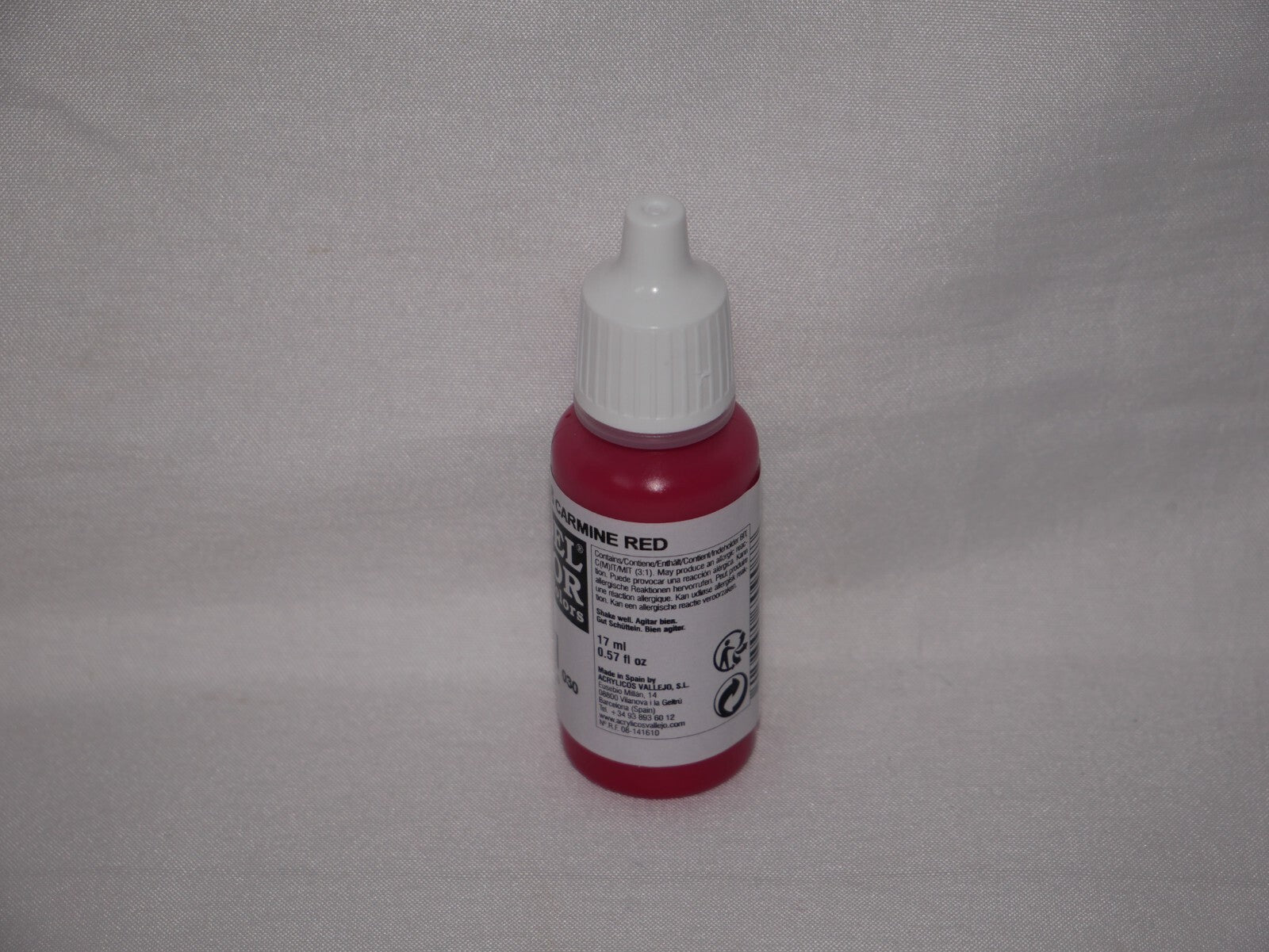 Vallejo Model Color Carmine Red Acrylic 17ml/0.57 fl oz Dropper Bottle - 70.908