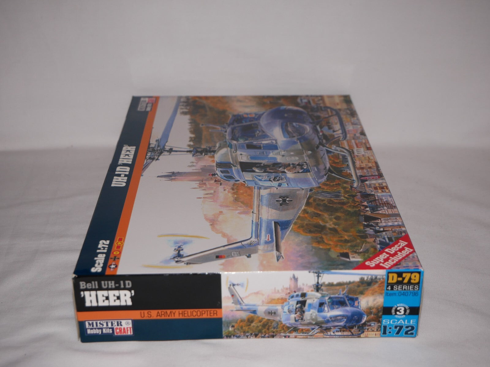 MisterCraft Hobby Kits 1:72 Scale (D-79) US Army Bell UN-1D 'Heer' - 040796