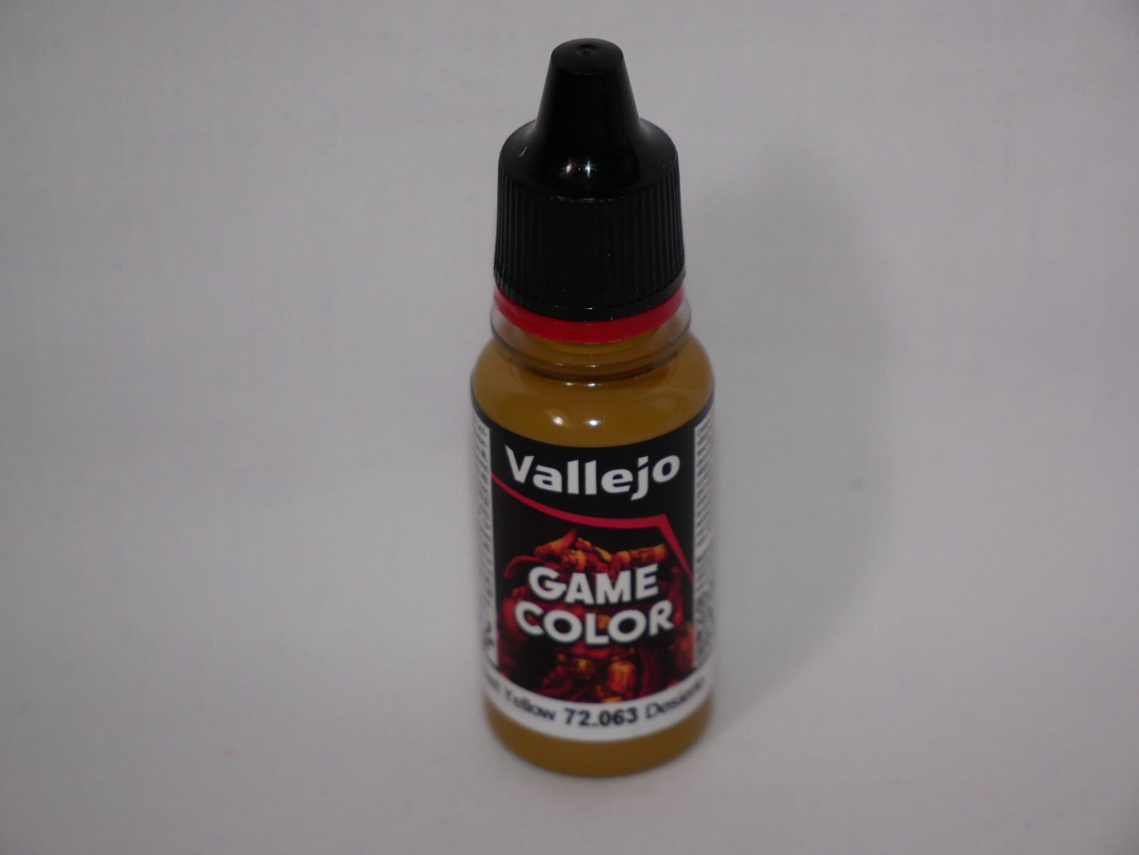 Vallejo Game Color Acrylics Desert Yellow 18ml/0.6 fl oz Dropper Bottle - 72.063