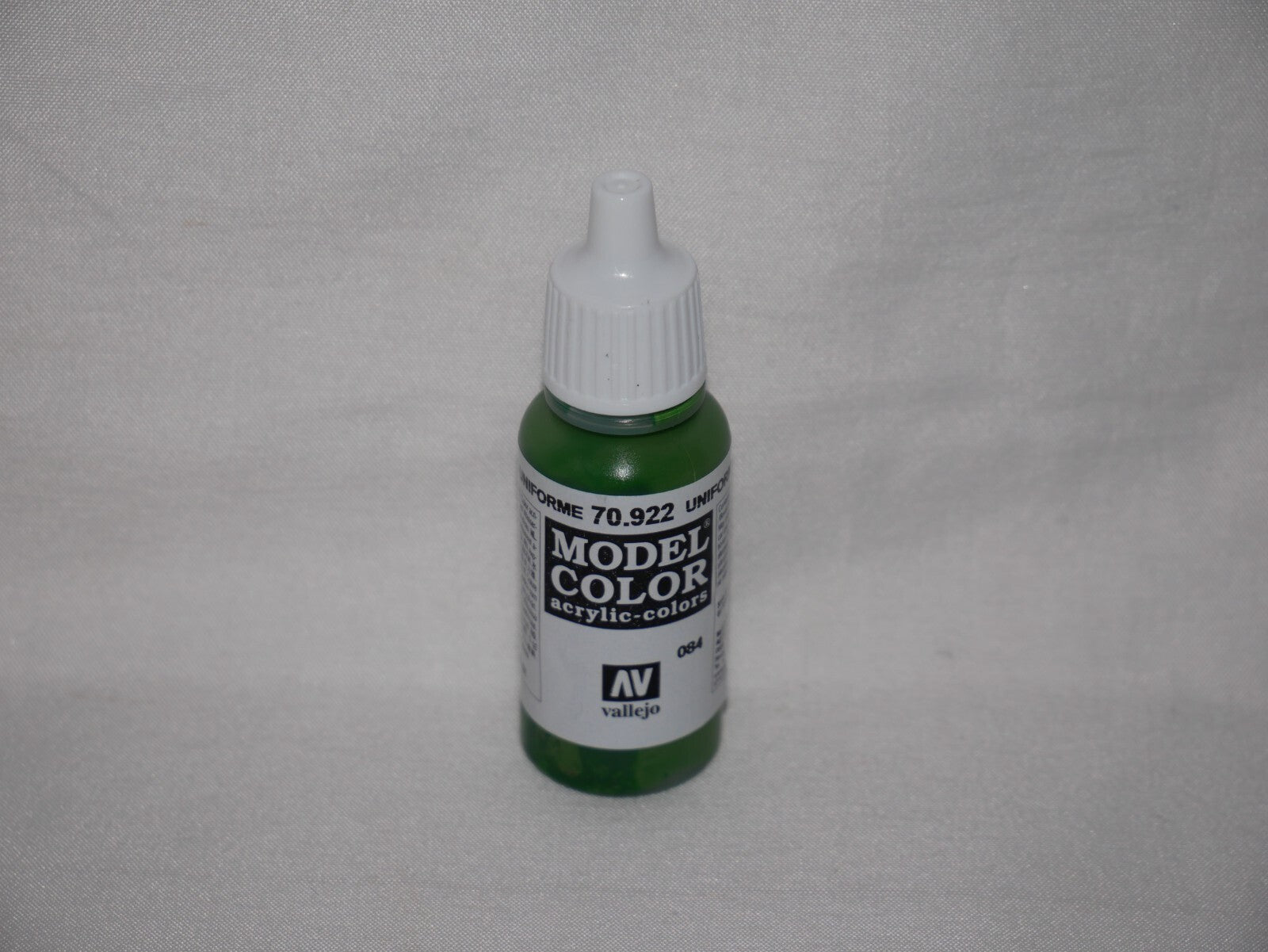 Vallejo Model Color Uniform Green Acrylic 17ml/0.57 fl oz Dropper Bottle 70.922