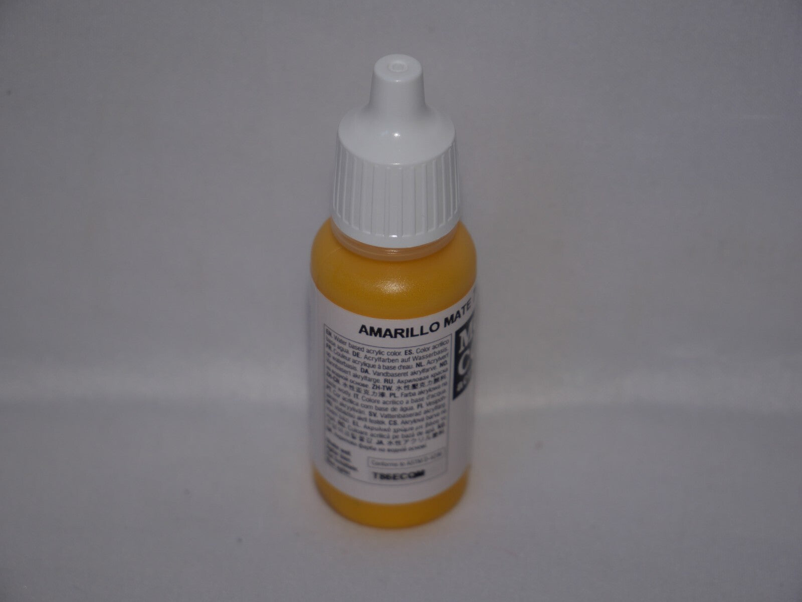 Vallejo Model Color Flat Yellow Acrylic 17ml/0.57 fl oz Dropper Bottle - 70.953
