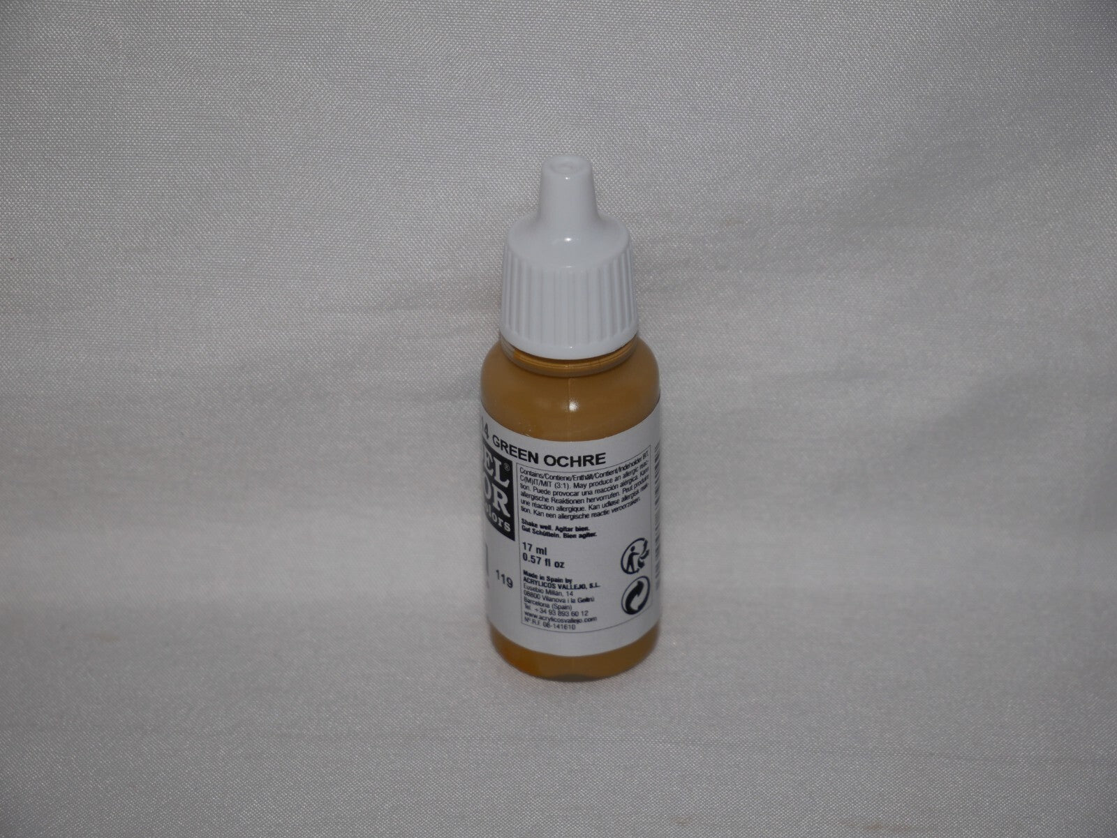 Vallejo Model Color Green Ochre Acrylic 17ml/0.57 fl oz Dropper Bottle - 70.914
