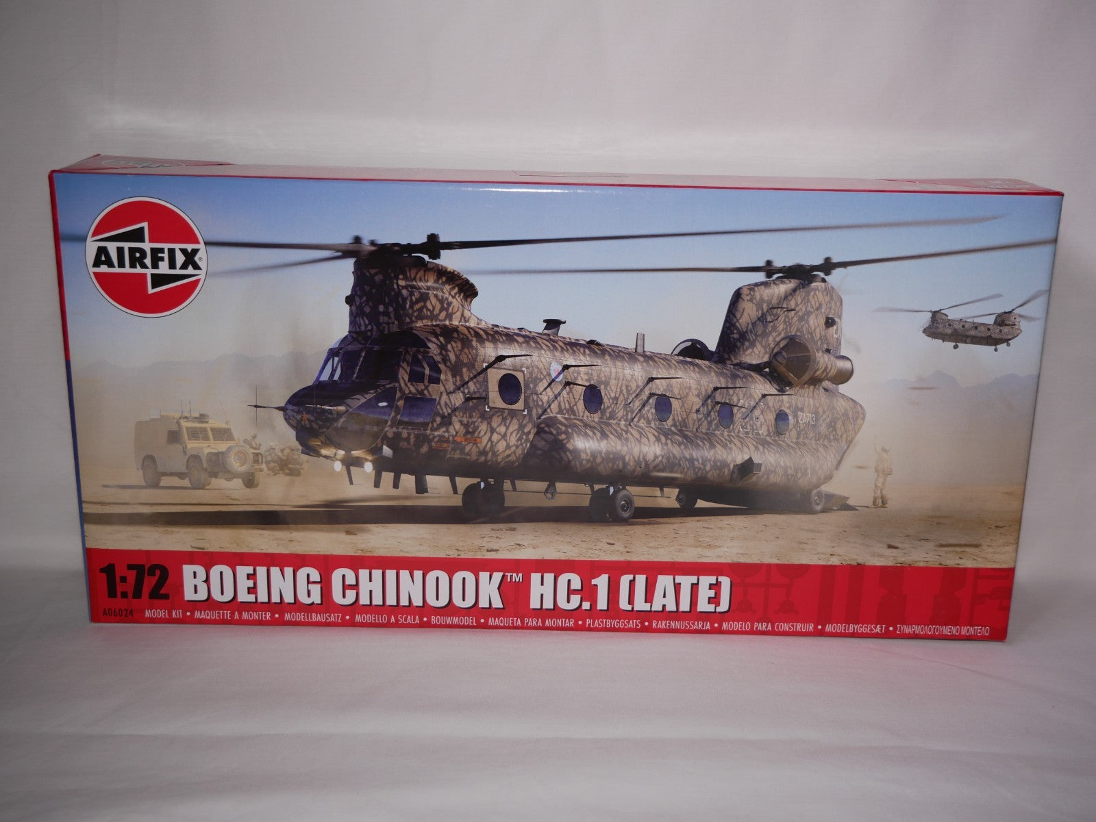 Airfix 1:72 Scale Boeing Chinook HC.1 (Late) Helicopter Kit Skill Level 3 A06024