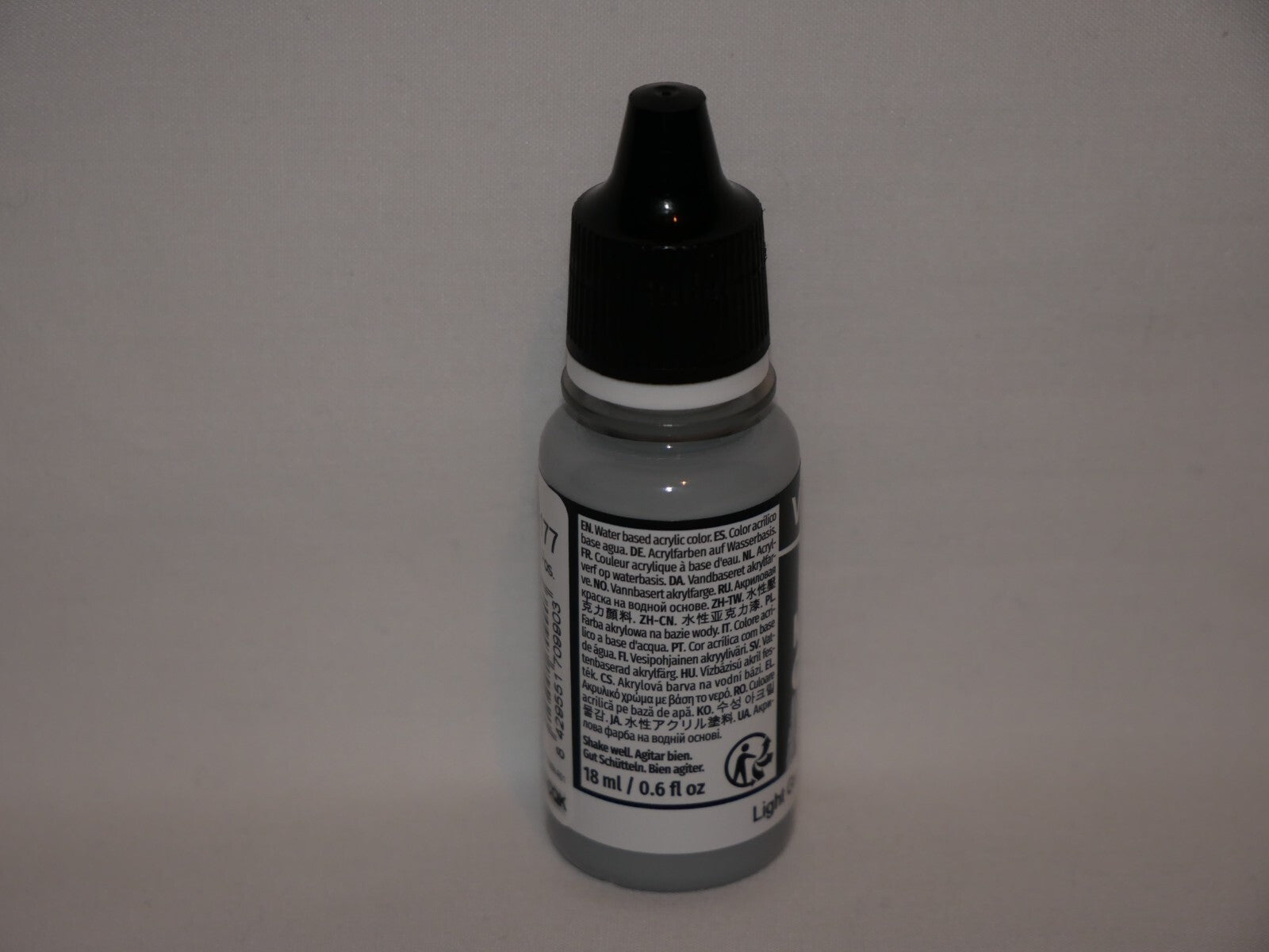 Vallejo Model Color Light Grey Acrylic 18ml/0.60 fl oz Dropper Bottle - 70.990