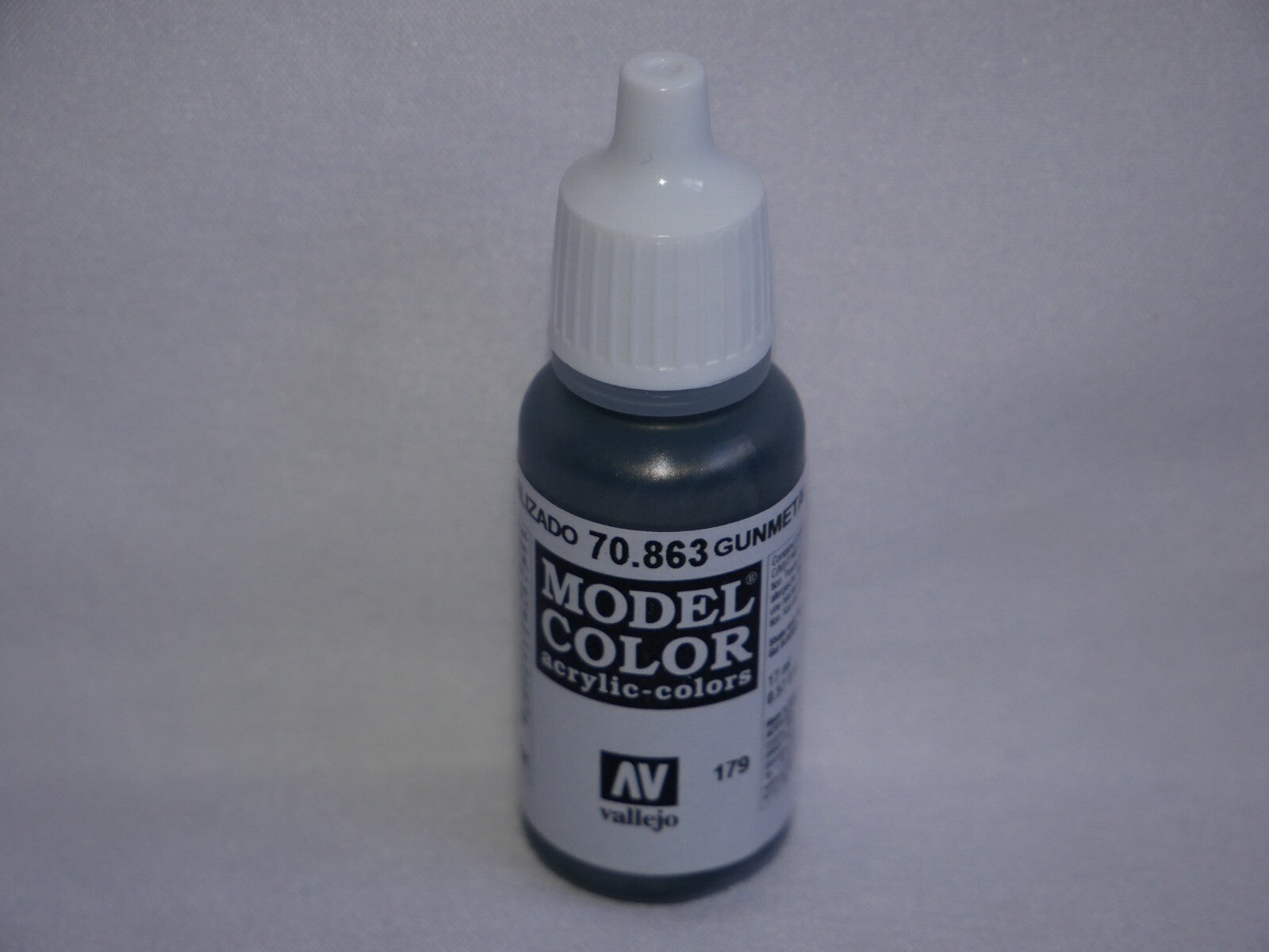 Vallejo Model Color Gunmetal Grey Metallic Acrylic 17ml Dropper Bottle - 70.863
