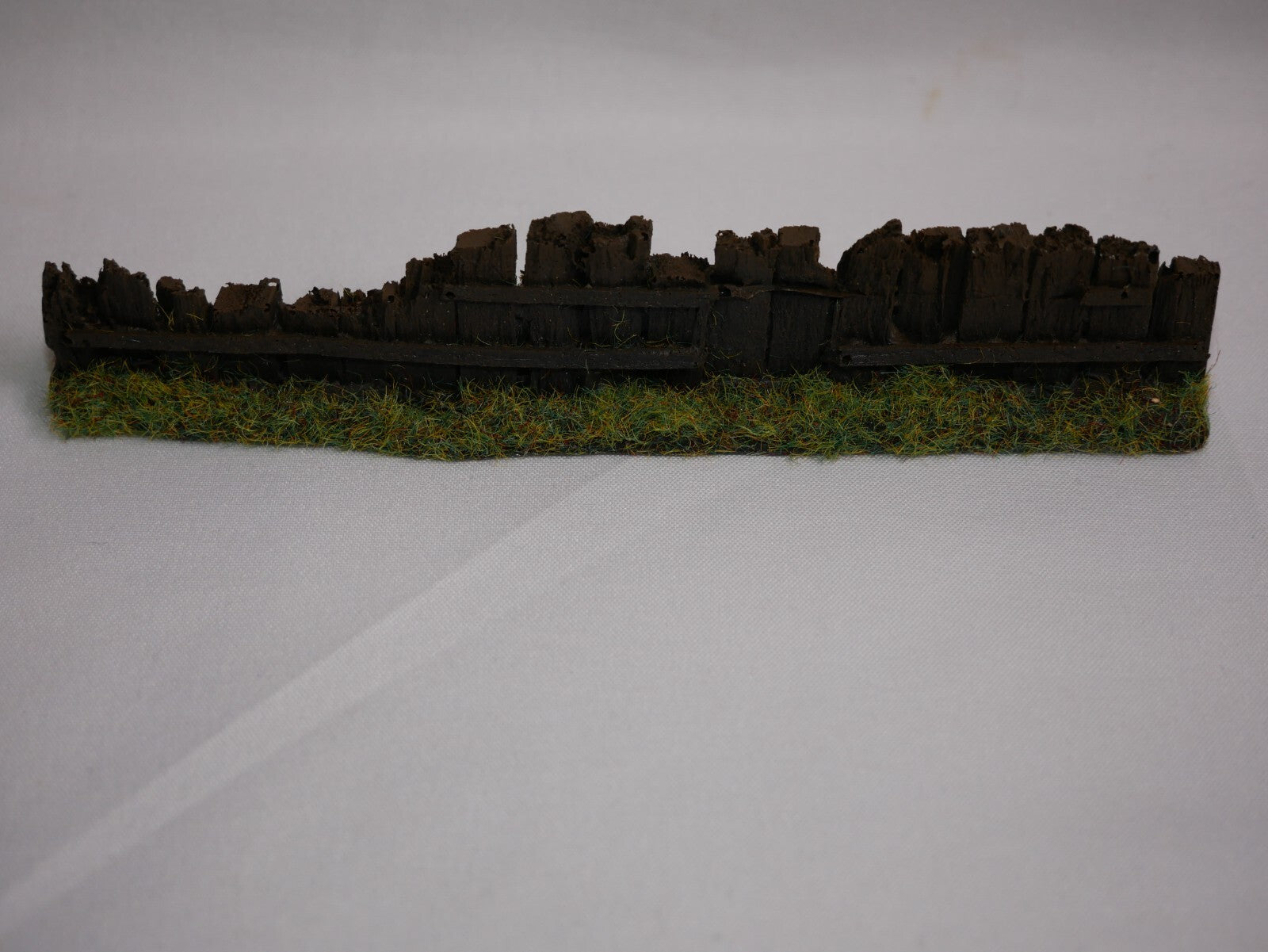 Javis "Countryside" Scenics "OO" Old Damaged Dark Brown Sleeper Fencing PF11