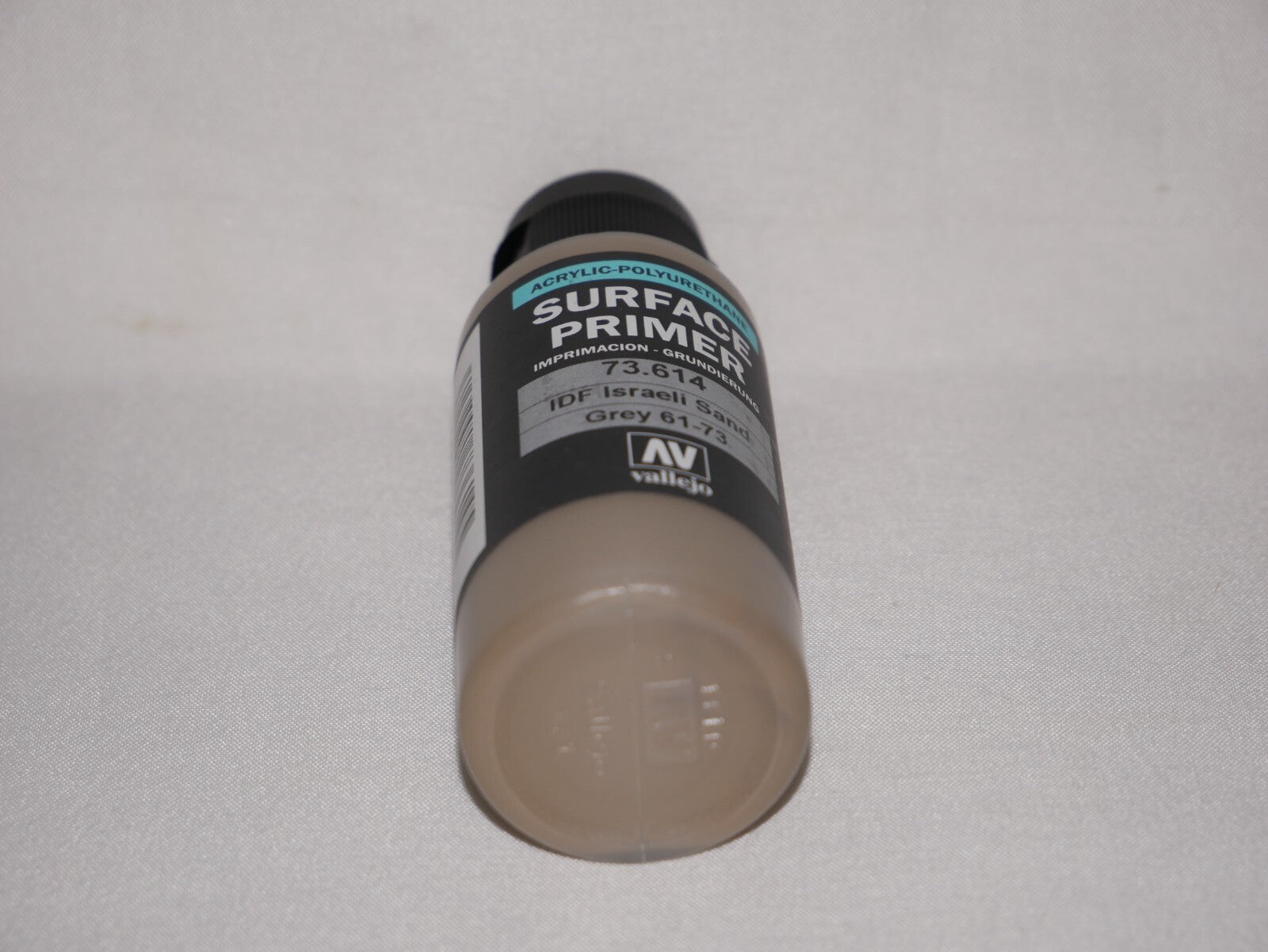 Vallejo Polyurethane Surface Primer IDF Israeli Sand Grey (61-73) 60ml - 73.614