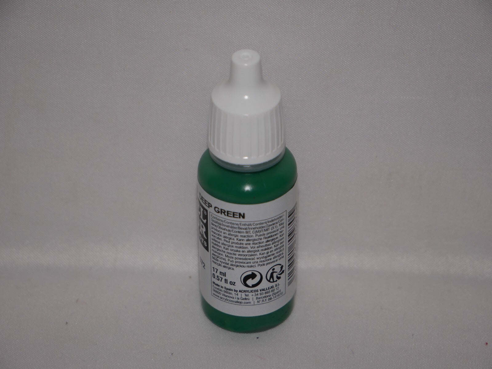 Vallejo Model Color Deep Green Acrylic 17ml /0.57 fl oz Dropper Bottle - 70.970