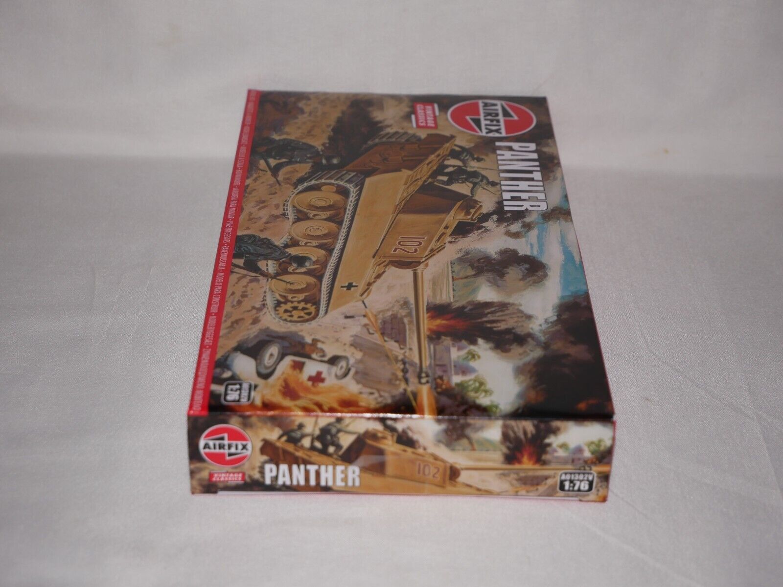 Airfix Vintage Classics 1:76 German Panther Medium Tank Skill Level 2 - A01302V