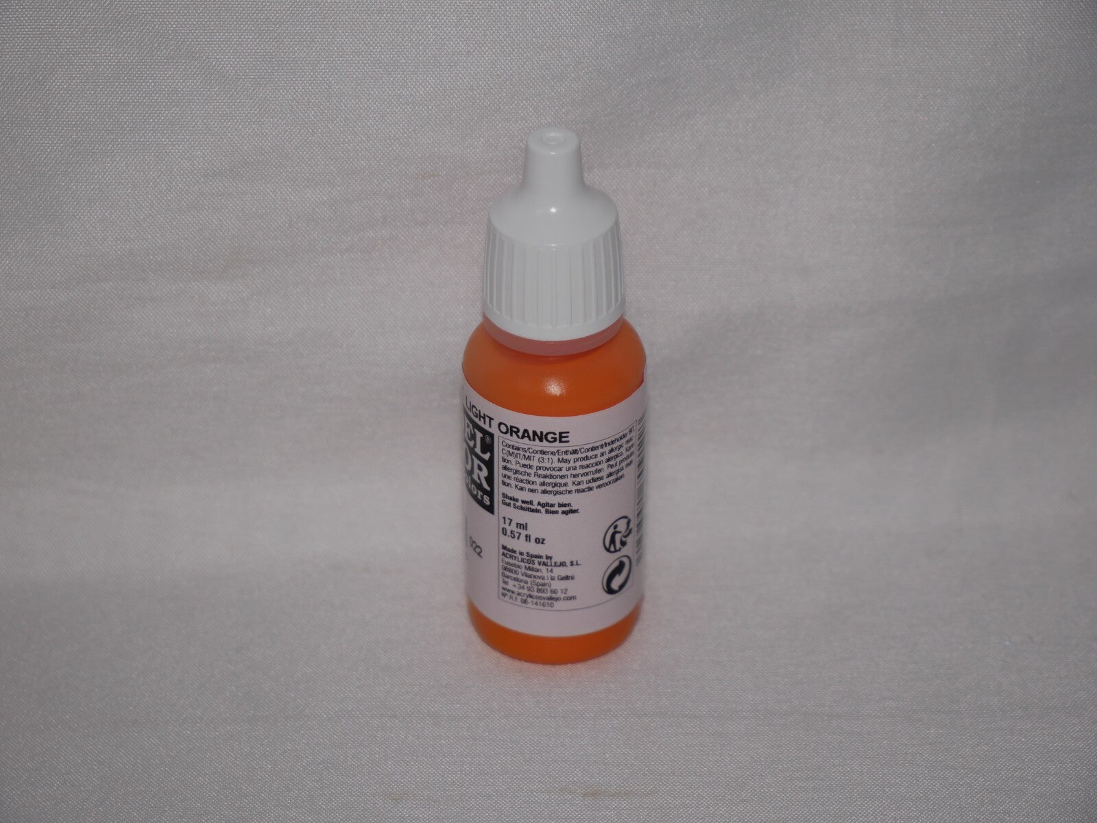Vallejo Model Color Light Orange Acrylic 17ml/0.57 fl oz Dropper Bottle - 70.911