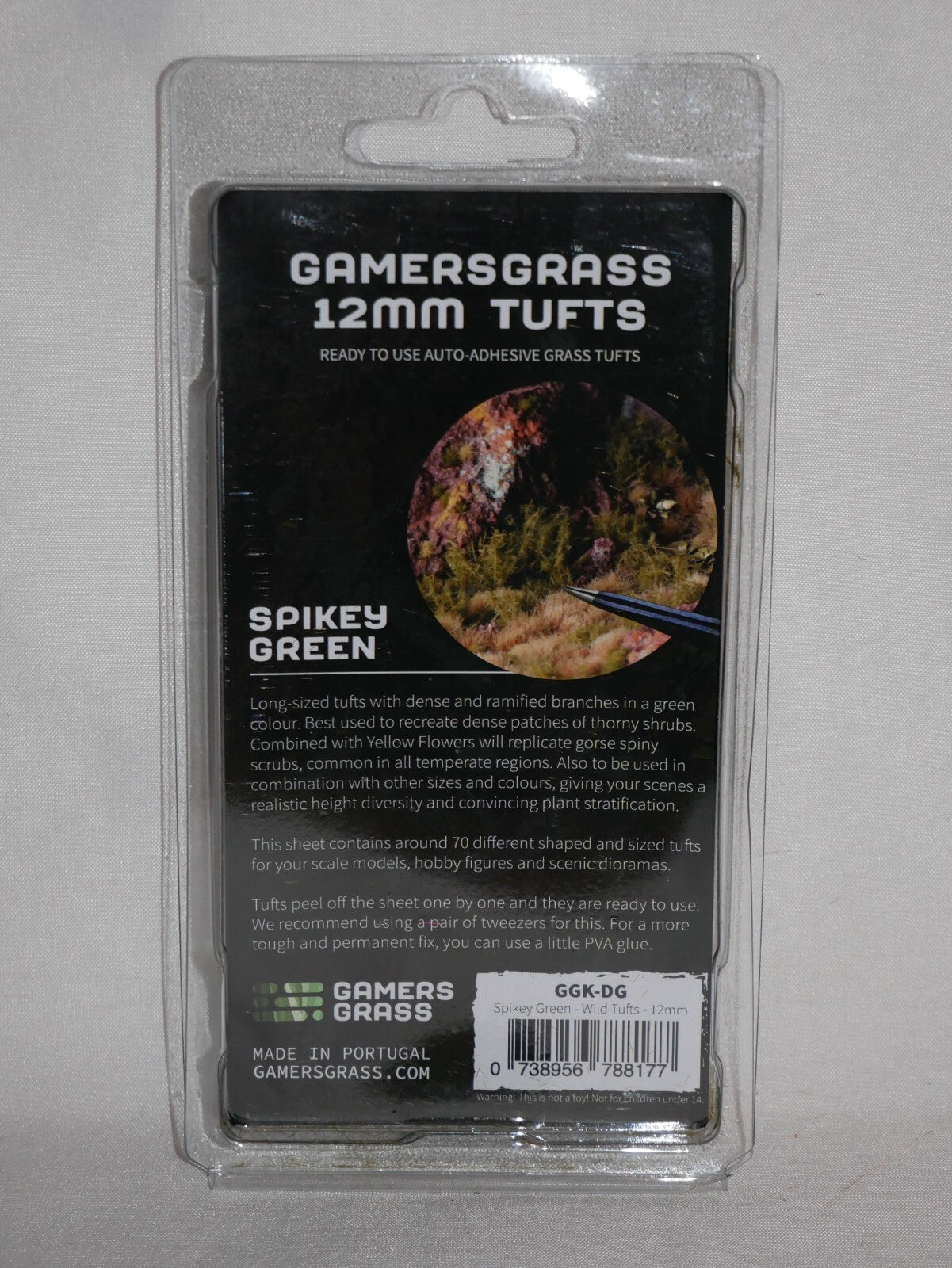 Gamers Grass Wild Spikey Green 12mm Tufts For Wargaming Bases 70 Per Pack GGK-DG