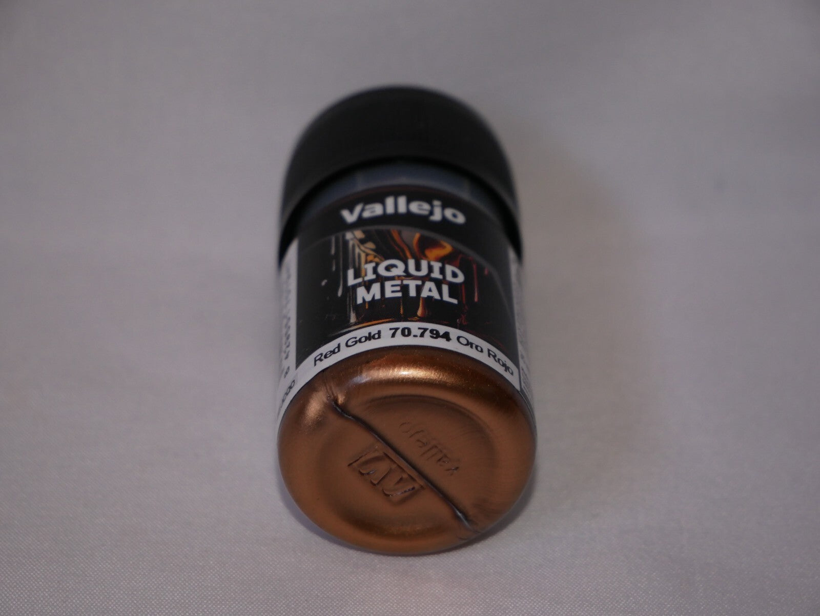 Vallejo Liquid Metal Red Gold Metallic Alcohol Based 35ml / 1.15 fl oz - 70.794