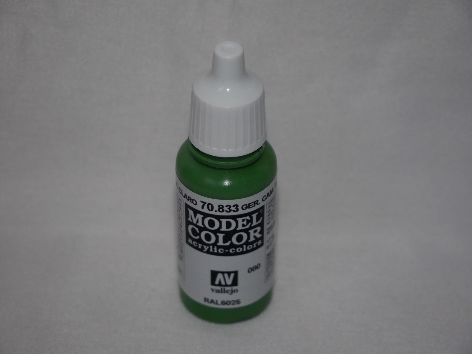 Vallejo Model Color German Camouflage Bright Green Acrylic 17ml Dropper - 70.833