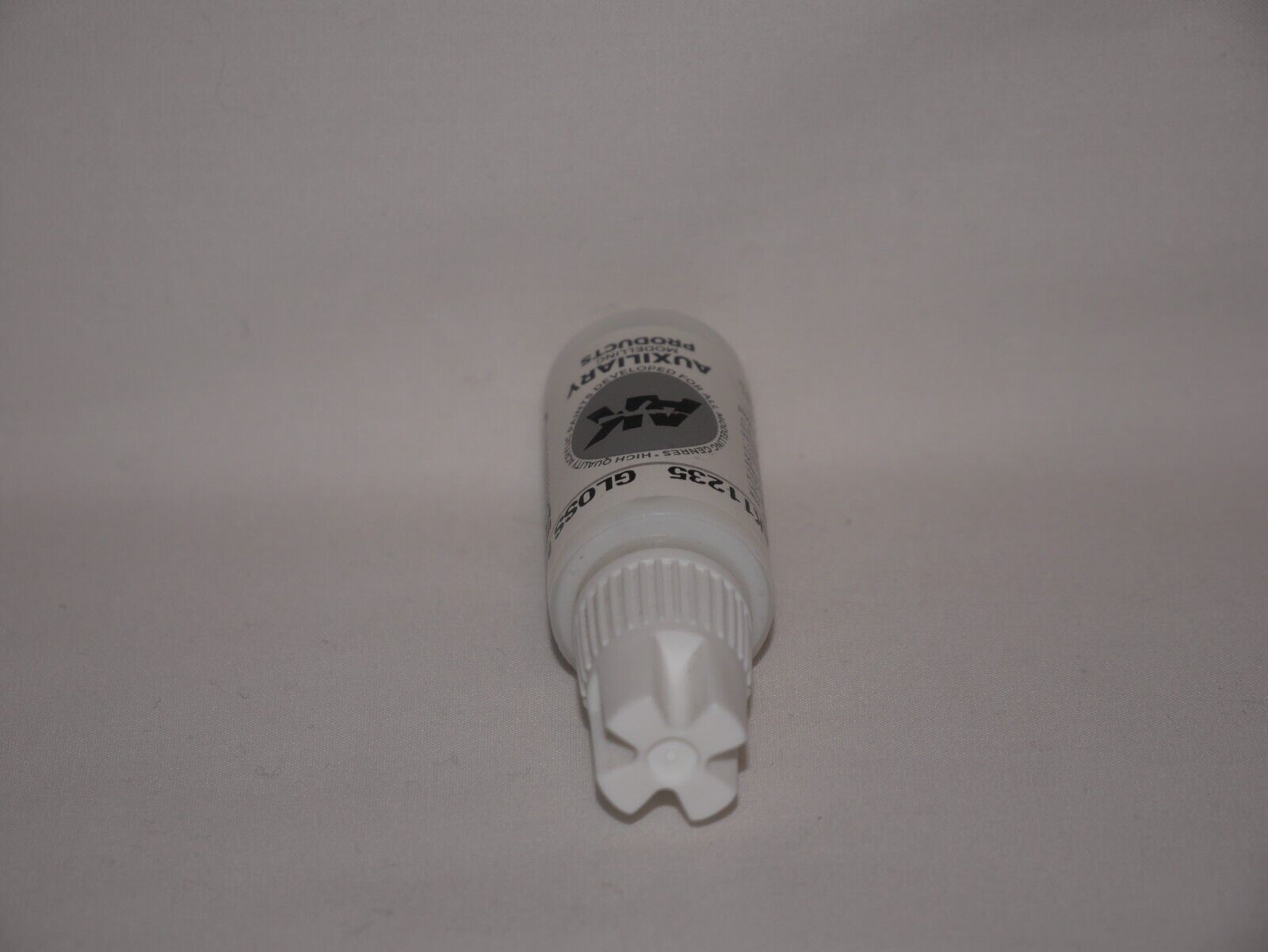 AK Interactive Auxiliary Products Range Gloss Medium 17ml Dropper Bottle AK11235