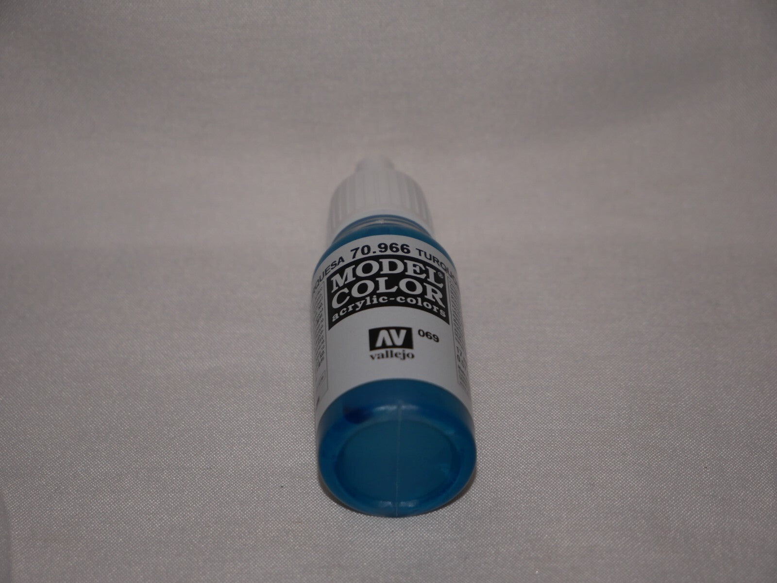 Vallejo Model Color Turquoise Acrylic 17ml/0.57 fl oz Dropper Bottle - 70.966