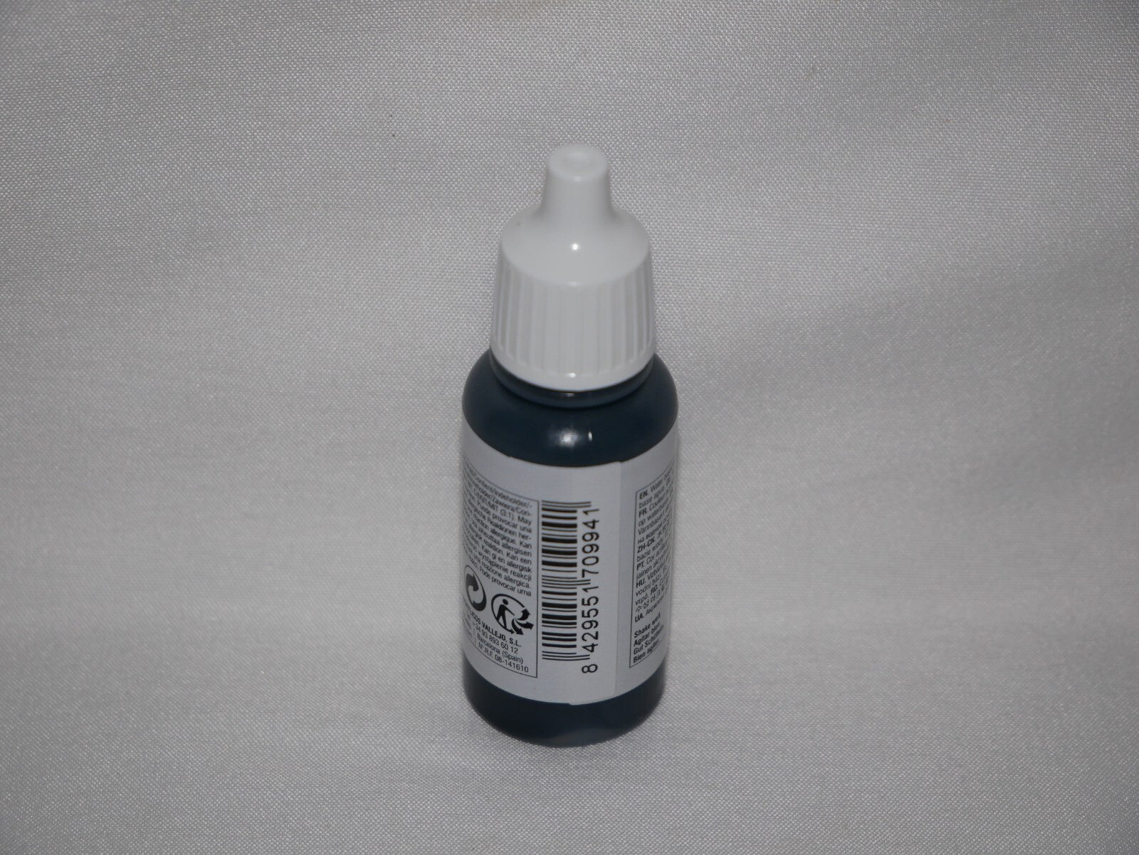Vallejo Model Color Dark Grey Acrylic 17ml/0.57 fl oz Dropper Bottle - 70.994
