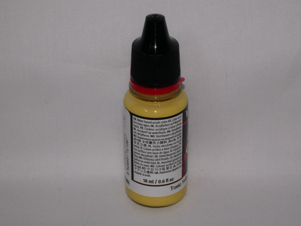 Vallejo Game Color Acrylics Toxic Yellow 18ml/0.6 fl oz Dropper Bottle - 72.109