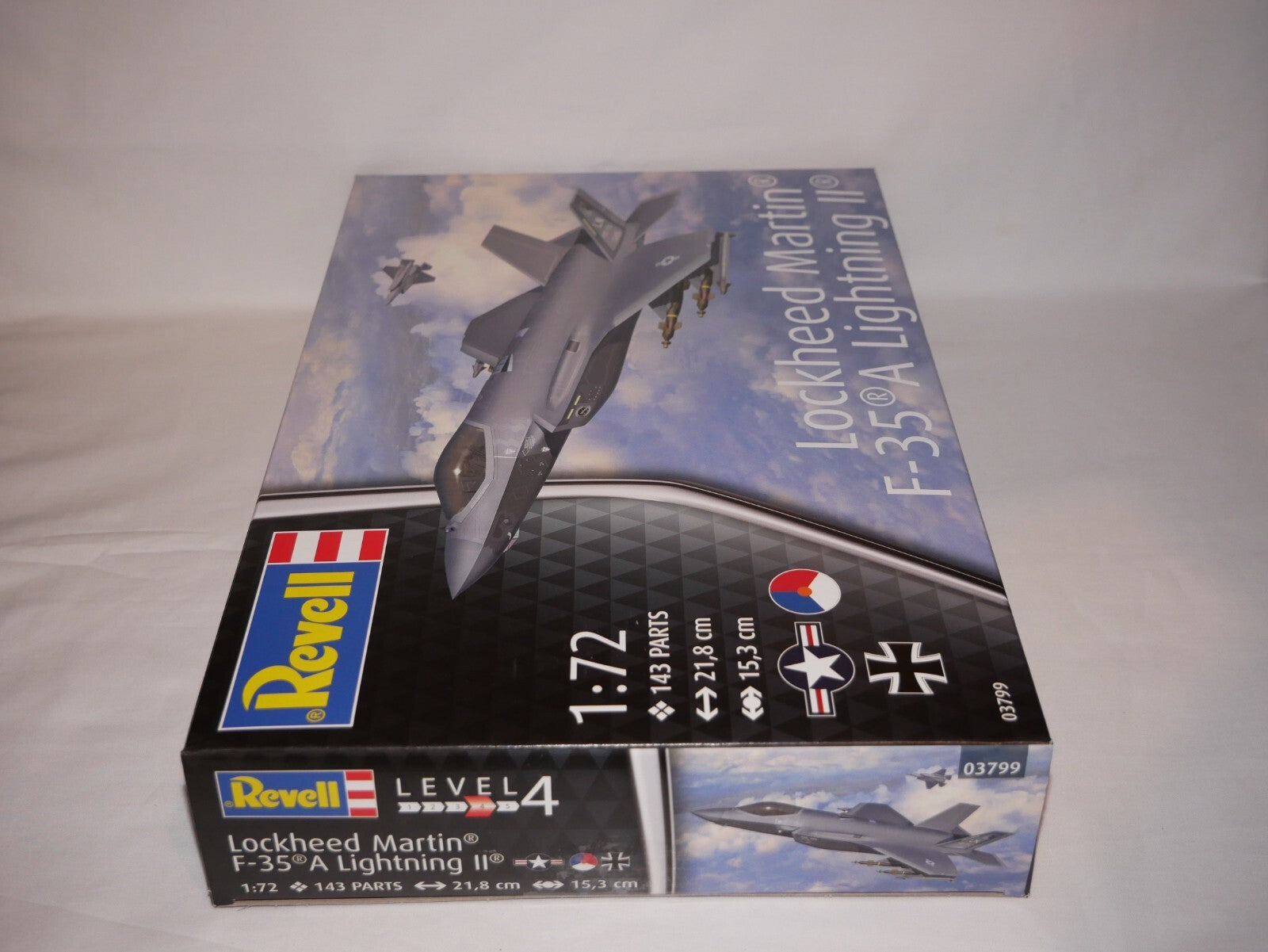 Revell 1:72 Scale Lockheed Martin F-35 A Lightning II Kit Skill Level 4 - 03799
