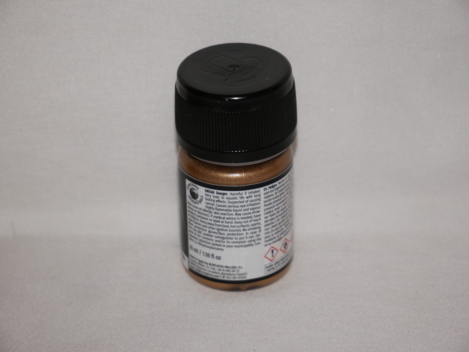 Vallejo Liquid Metal Old Gold Metallic Alcohol Based 35ml / 1.15 fl oz - 70.792