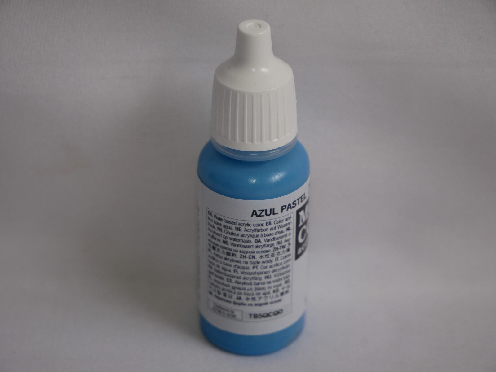 Vallejo Model Color Pastel Blue Acrylic 17ml/0.57 fl oz Dropper Bottle - 70.901