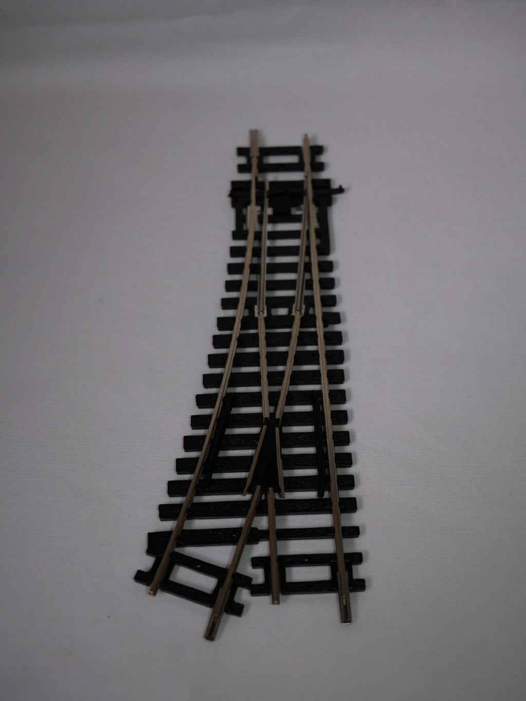 Hornby 1:76 Scale Model Railway Track Single Piece Right Hand Point - R8073