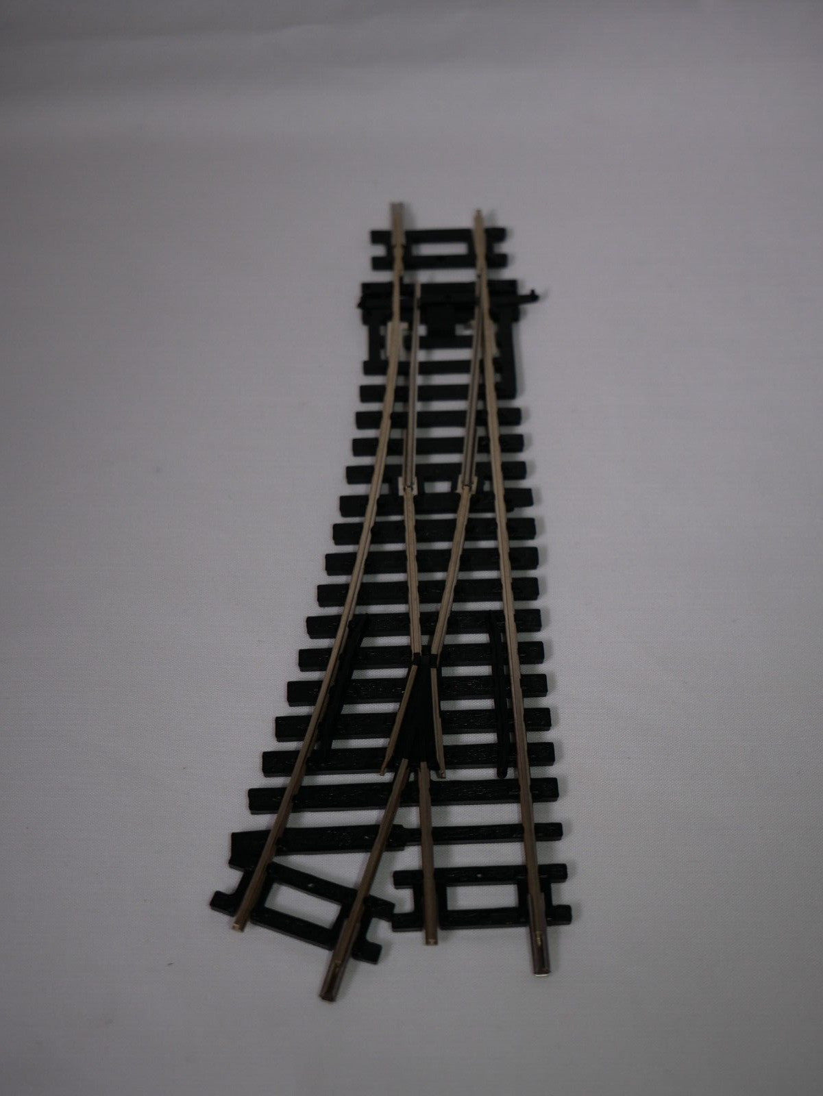 Hornby 1:76 Scale Model Railway Track Single Piece Right Hand Point - R8073