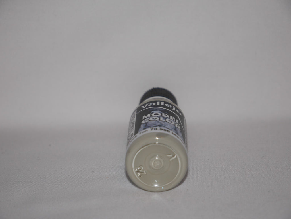 Vallejo Model Color Deck Tan Acrylic 18ml/0.60 fl oz Dropper Bottle - 70.986