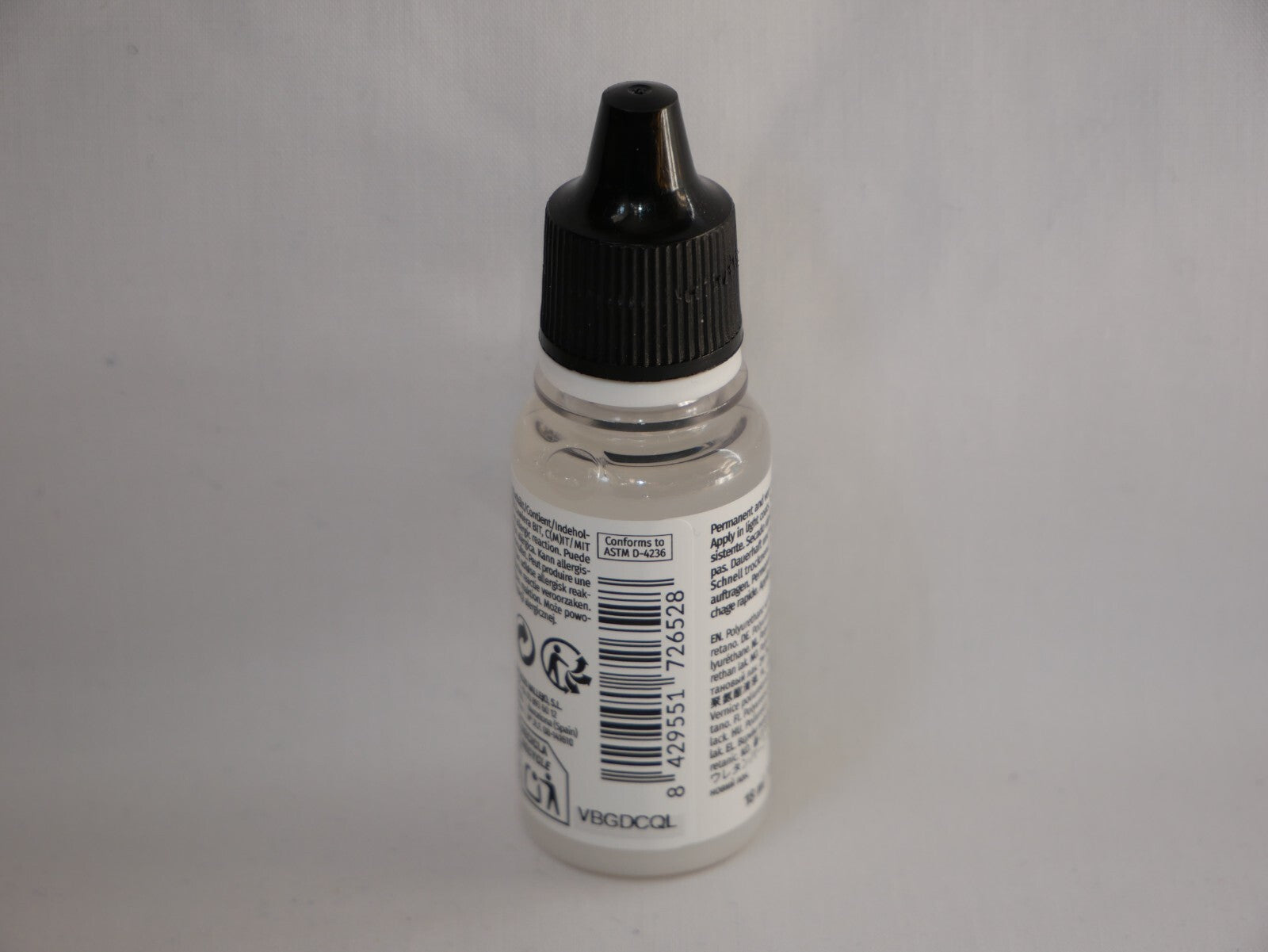 Vallejo Auxiliary Products Satin Polyurethane Varnish 18ml Dropper Bottle 72.652