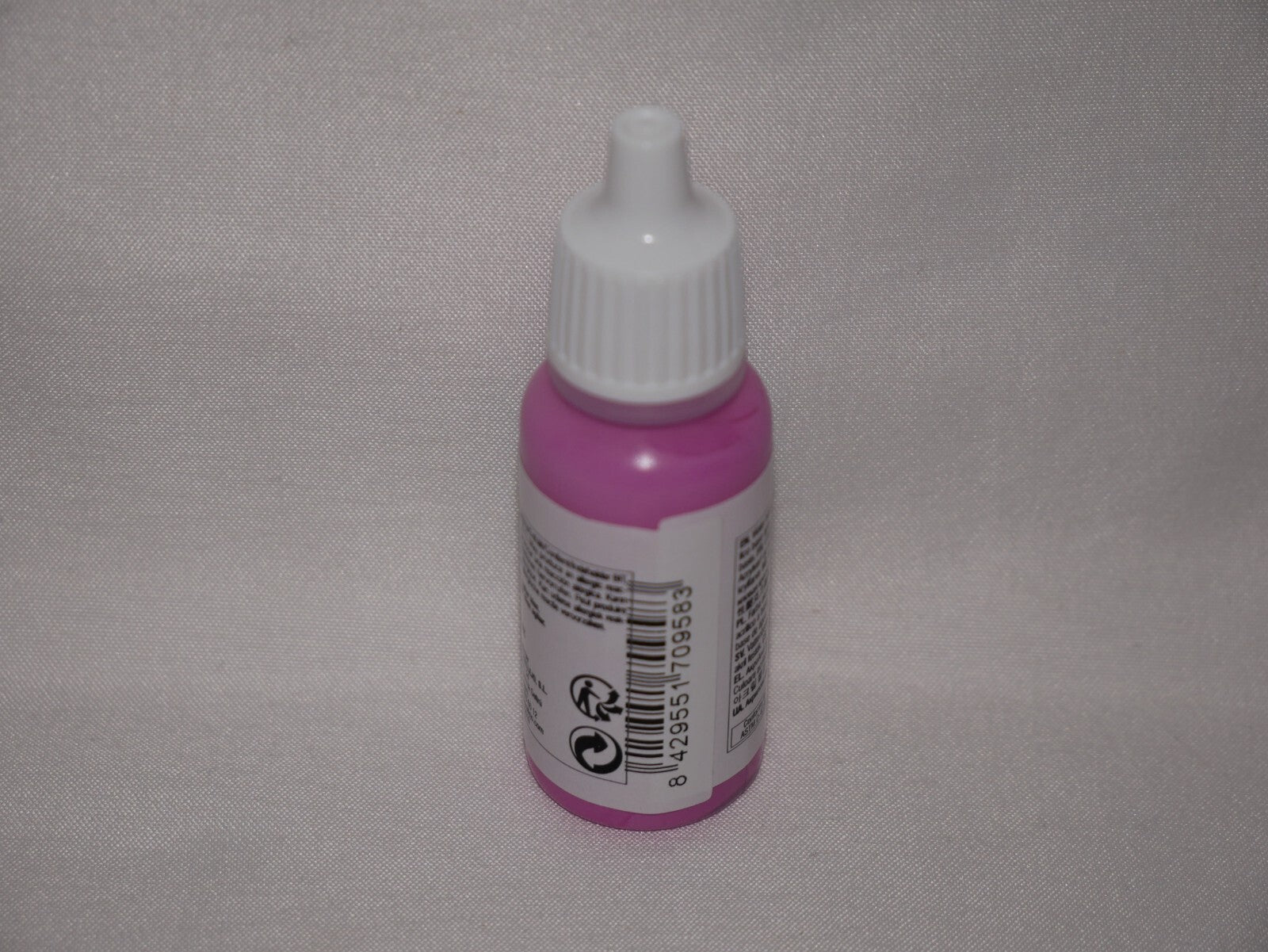 Vallejo Model Color Pink Acrylic 17ml/0.57 fl oz Dropper Bottle - 70.958