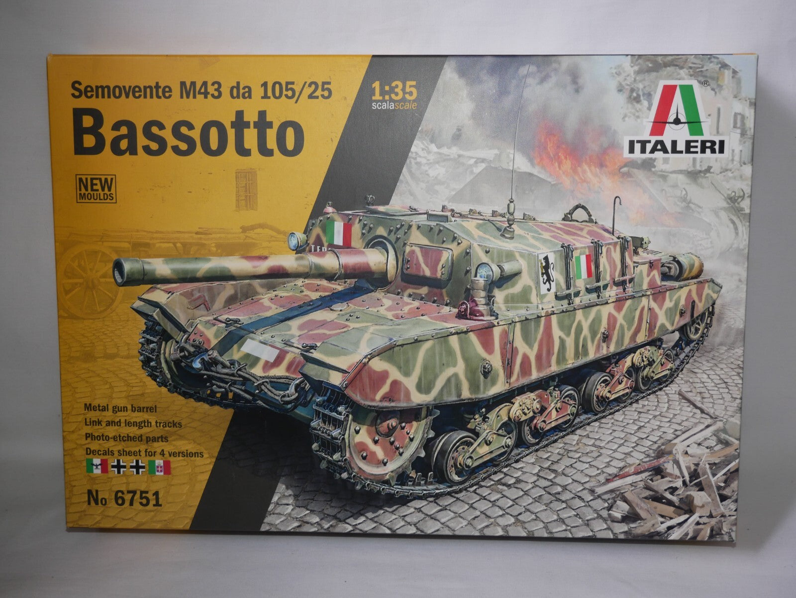 Italeri 1:35 Scale Semovente M43 da 105/25 Bassotto Model Skill Level 4 - 6751