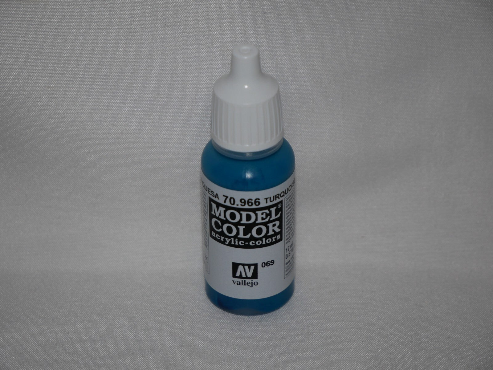 Vallejo Model Color Turquoise Acrylic 17ml/0.57 fl oz Dropper Bottle - 70.966