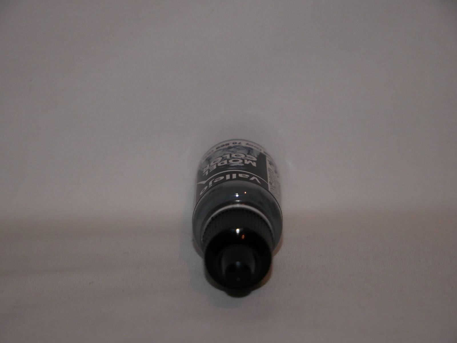 Vallejo Model Color Basalt Grey Acrylic 18ml/0.60 fl oz Dropper Bottle - 70.869
