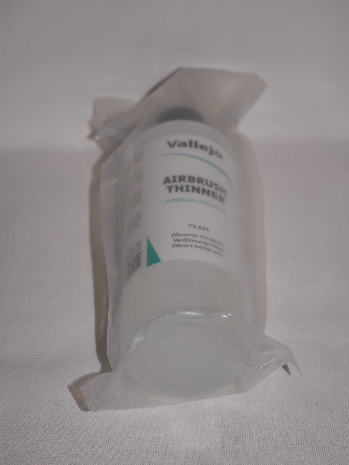 Vallejo Airbrush Mediums Airbrush Thinner 200ml / 6.76 fl oz Bottle - 71.161