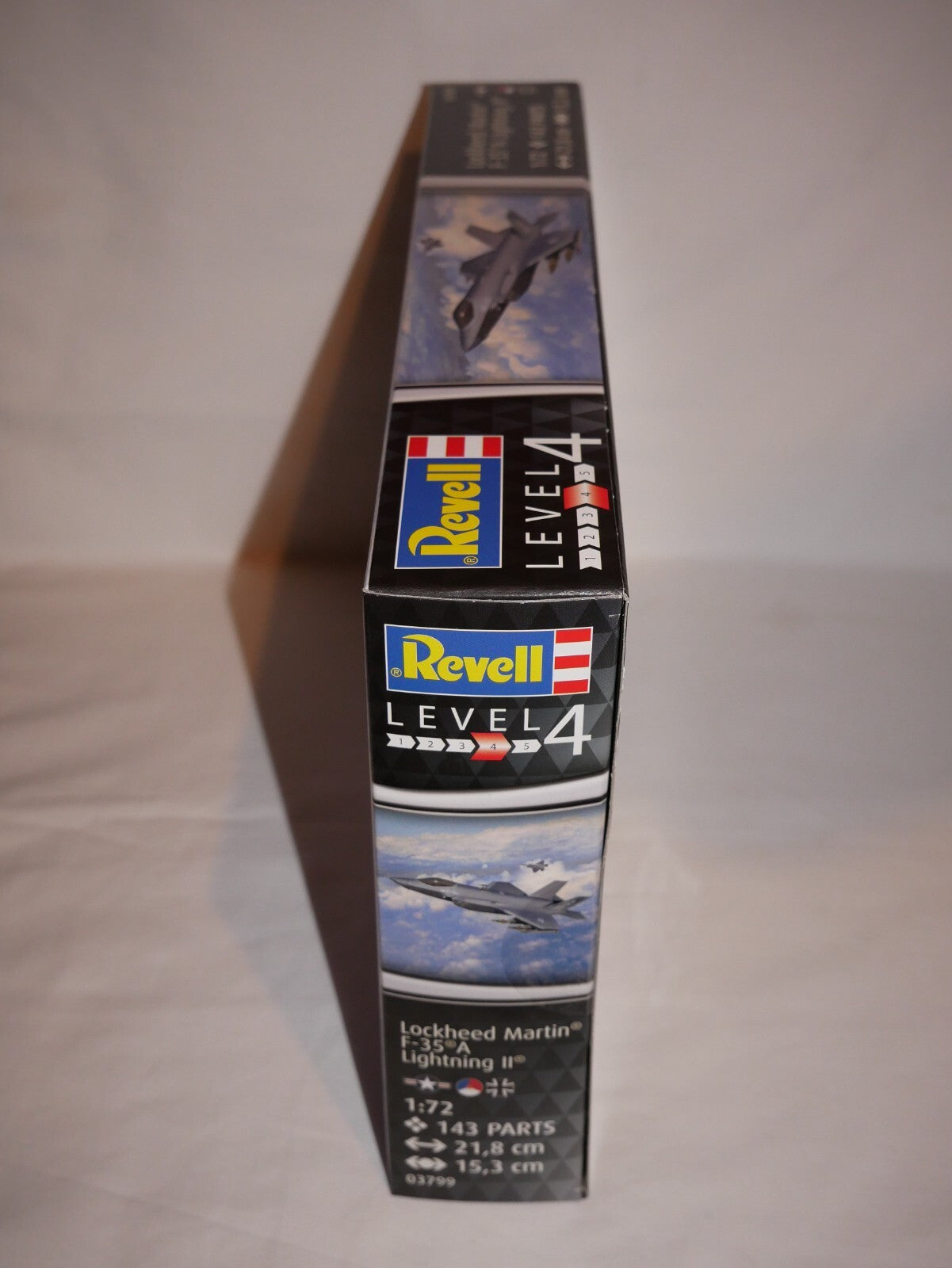 Revell 1:72 Scale Lockheed Martin F-35 A Lightning II Kit Skill Level 4 - 03799